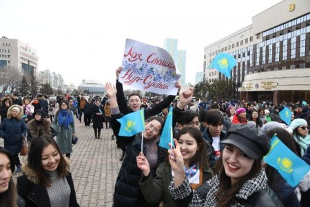 Астананы қайта атауға орай ұйымдастырылған акцияға жүздеген адам қатысты