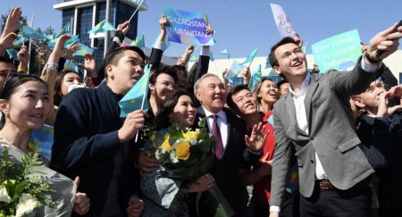 Қазақстанның тұңғыш президенті Нұрсұлтан Назарбаев Алматыға келді