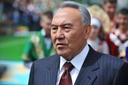 Назарбаев Nur Otan съезінің соңында көзіне жас алды (видео)