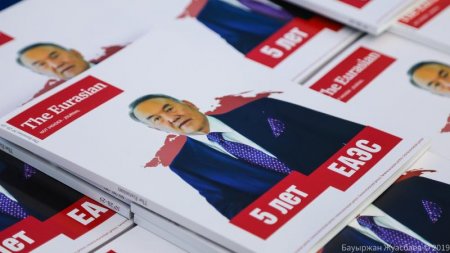 Нұрсұлтан Назарбаев «Құрметті төраға» атанды