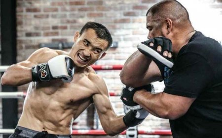 Жеңіліп көрмеген қазақстандық боксшы Қанат Ислам шаршы алаңға қайта оралды