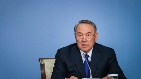 Назарбаев   Jas   Otan съезіне қатысады