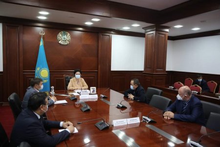 Гүлшара Әбдіқалықова Өзбекстаннан келген арнайы делегациямен кездесті