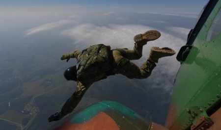 Алматы облысында әскери қызметші парашютпен секіру кезінде қаза болды