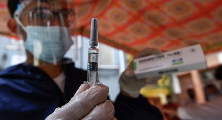 Мыңдаған вакцинаны лақтыруға тура келді – министрлік себебін түсіндірді