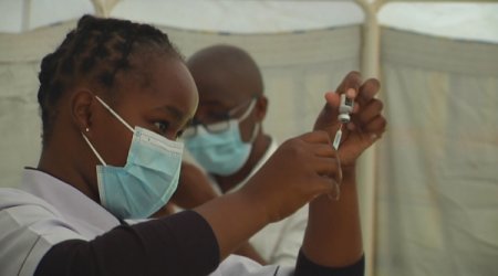 Африка елдерінде вакцина салдырғысы келетіндер көбейді