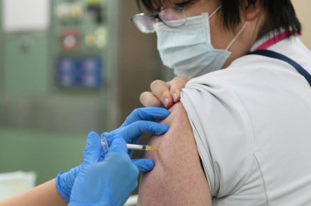 Жапонияда өмір бойына коронавирусқа қарсы иммунитет беретін вакцина жасалып жатыр