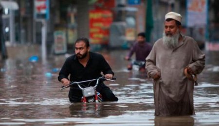 Пәкістанда 1208 адам су тасқынынан қаза тапты