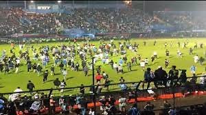 Индонезияда футбол матчінен кейін 127 адам қаза болды