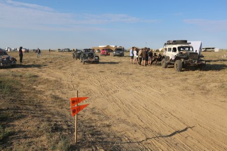 Әйгілі «Пекин – Париж» раллиі Аралда: полицейлер жол қауіпсіздігін қамтамасыз етті