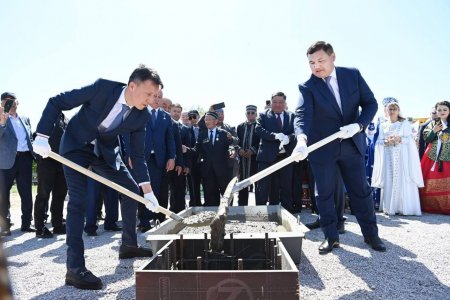 Бірлік мерекесінде «Достық үйінің" жаңа ғимаратының іргетасы қаланды