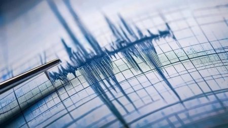 Эгей теңізінде 4,9 магнитудалы жер сілкінісі болды