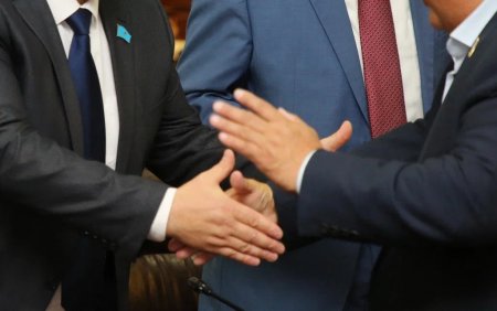 Мемлекеттік қызметшілер арасында Еріктілер науқаны өткізілді