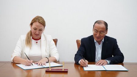 Меморандумға қол қойды
