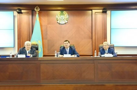 Мемлекет және қоғам қайраткері Қырымбек Көшербаев 70 жаста