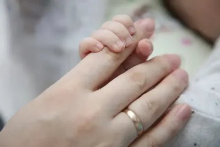 Қазақстанда декреттік демалыстан ерте шыққан аналарға жәрдемақы төленбейді: Нені білу қажет