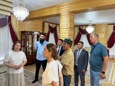 “TAUEKEL” ҚОҒАМДЫҚ БІРЛЕСТІГІНІҢ ТӨРАҒАСЫ БУРАХАН ДАХАНОВ АРАЛ АУДАНЫНДА