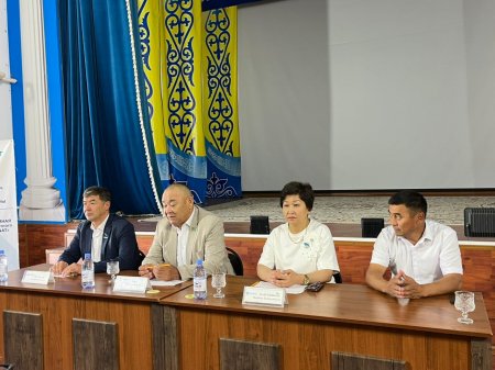 Аққұм ауылының тұрғындары фракция мүшелерімен кездесті