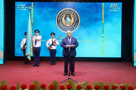 Полиция қызметкерлері құрметке бөленді