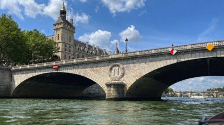 Париждегі Сена өзенінде 100 жылдан кейін алғаш рет шомылуға рұқсат берілді
