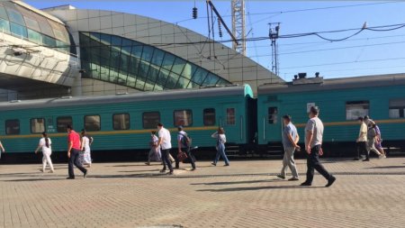 Пойызға кешіккен жолаушы не істеуі керек?