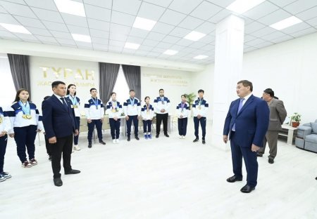 Жастар саясаты: мүмкіндіктер мен міндеттер
