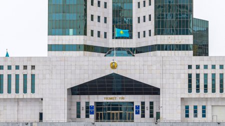 2024 жылғы Президент Жолдауы: автожолдарды жаңғырту, әуежайлар салу және Транскаспий бағыты қалай дамуда
