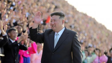 Ким Чен Ын Қытайдағы әскери парадқа қатысады