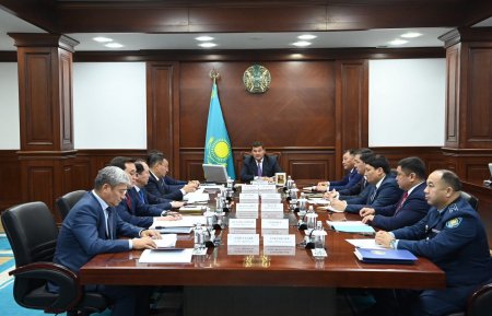 ЖИЫН-ТЕРІМГЕ ӘЗІРЛІК ЖӘНЕ ҰЛТТЫҚ АУЫЛ ШАРУАШЫЛЫҒЫ САНАҒЫН ӨТКІЗУ МӘСЕЛЕЛЕРІ ТАЛҚЫЛАНДЫ