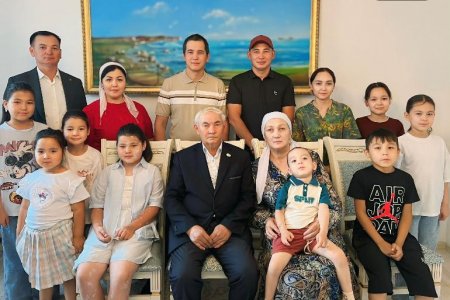 Облысқа жолдама алған отбасы