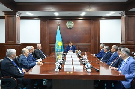 Мемлекет және қоғам қайраткері Бақберген Досманбетов 80 жаста