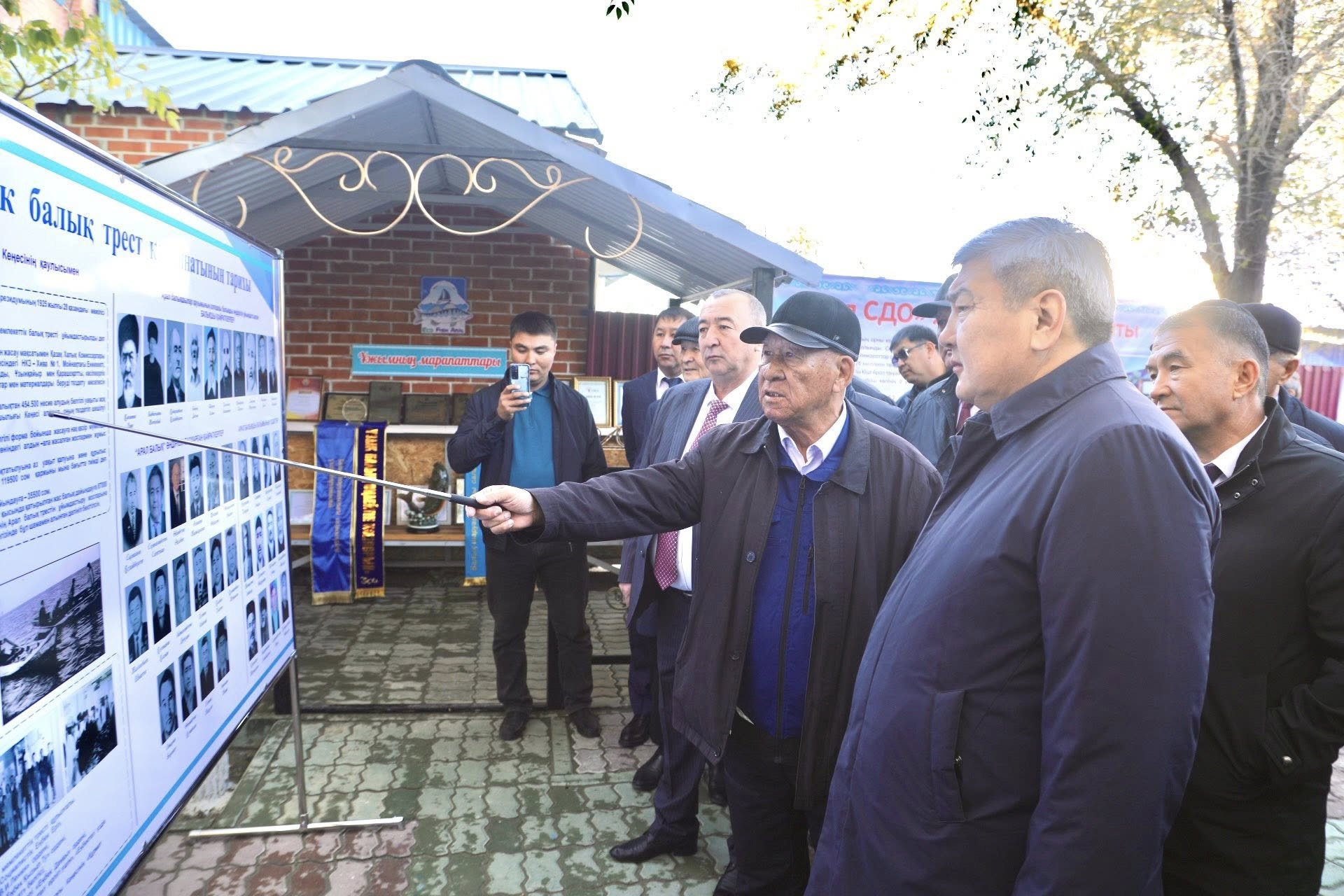 Балық шаруашылығы өндірісінің 100 жылдығына орай ауданға келген қонақтар балық зауытында болды
