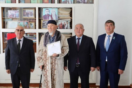 Аудан әкімі қазыналы қариялардың шаңырағына барып құрмет көрсетті
