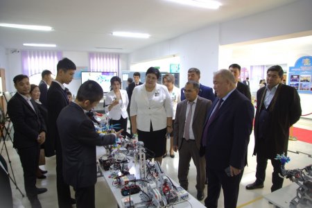 Ұлылықтың басында ұстаз тұрар мәңгілік