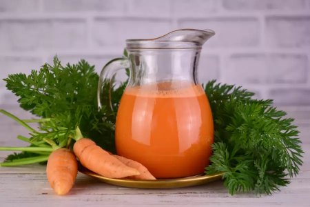 Дәрігер күзде күн сайын сәбіз шырынын ішуге 5 себеп атады