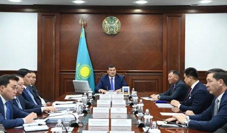 Жаңа стадион құрылысына үлес қосқан азаматтар марапатталды