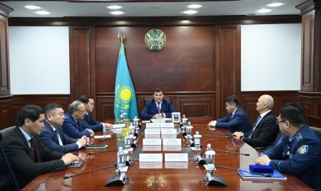 ӘРІПТЕСТЕРІ ШАЙМЕРДЕН ЕСЕНКЕЛДИЕВТІ БАСҚА ҚЫЗМЕТКЕ АУЫСУЫНА ОРАЙ ҚҰРМЕТПЕН ШЫҒАРЫП САЛДЫ