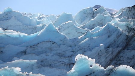 Тәжікстанда ірі мұздық көшкіні болды