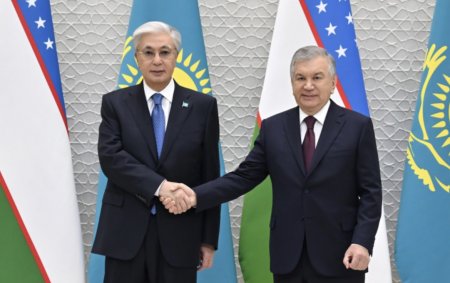 Мемлекет басшысы Өзбекстан Президенті Шавкат Мирзиёевпен келіссөз жүргізді