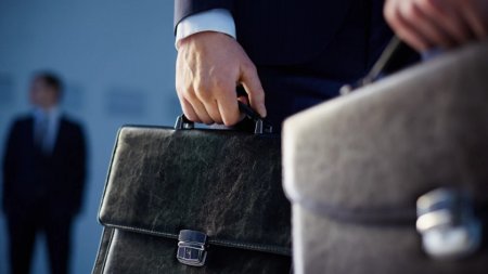 АҚШ-та еңбек нарығы әлсіреп, жұмыссыздық артты