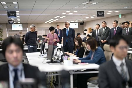 Президент Токионың Төтенше жағдайлар жөніндегі ахуалдық орталығын аралап көрді