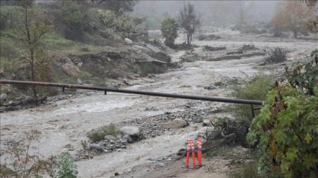 Калифорниядағы қолайсыз ауа райынан бірнеше адам қаза тапты