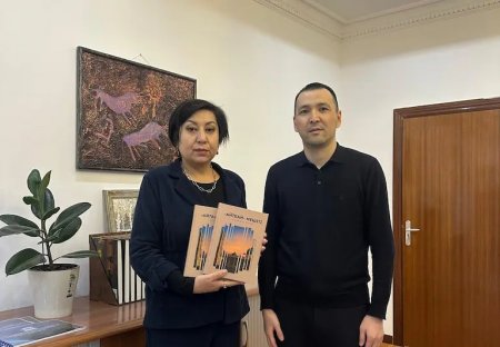 Тың туынды ұлттық кітапханаларға сыйға берілді