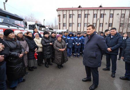 АЙМАҚ БАСШЫСЫ «ҚЫЗЫЛОРДА АВТОБУС ПАРКІ», «ҚЫЗЫЛОРДА СУ ЖҮЙЕСІ» МЕКЕМЕСІ ҚЫЗМЕТКЕРЛЕРІМЕН КЕЗДЕСТІ