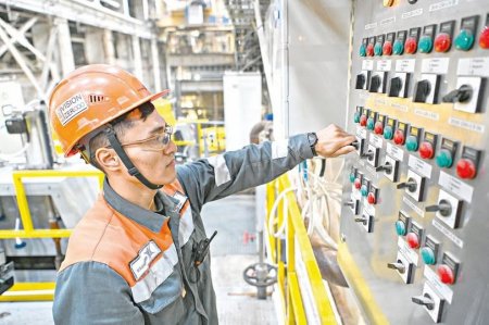 Президент Жаңа жылды жұмыста қарсы алып жатқан азаматтарға алғыс айтты