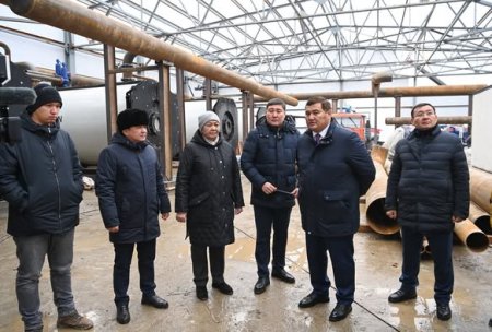 Аймақ басшысы сол жағалаудағы автономды блок-модульді қазандық құрылысымен танысты
