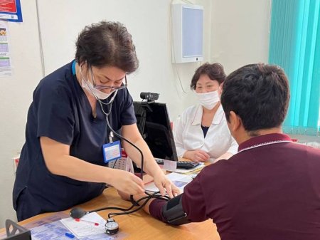 Қандай азаматтар МӘМС жүйесіне жарна төлеуден босатылады және олардың жарнасын кім төлейді?