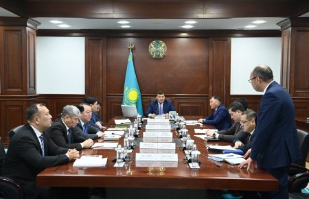 ЦИФРЛАНДЫРУ ЖӘНЕ ЖАСАНДЫ ИНТЕЛЛЕКТ САЛАСЫН ДАМЫТУ МӘСЕЛЕСІ ҚАРАЛДЫ