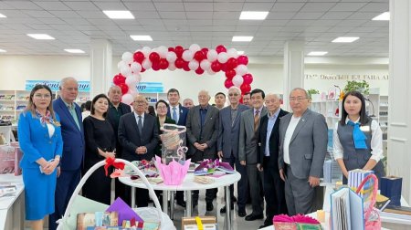КІТАП AMANAT: 14 ақпан – Халықаралық кітап сыйлау күні