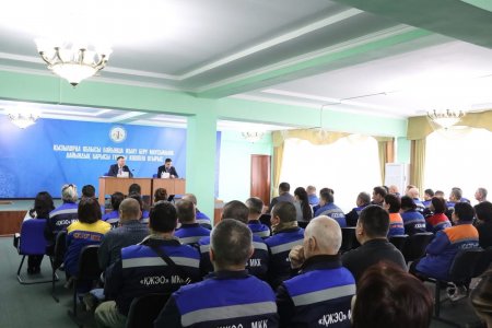 Конституциялық реформа жөніндегі комиссияның мүшесі, Қызылорда облыстық мәслихатының төрағасы еңбек ұжымымен кездесті